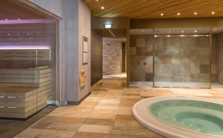 Koh-I Nor Hotel, Val Thorens, Hot Tub